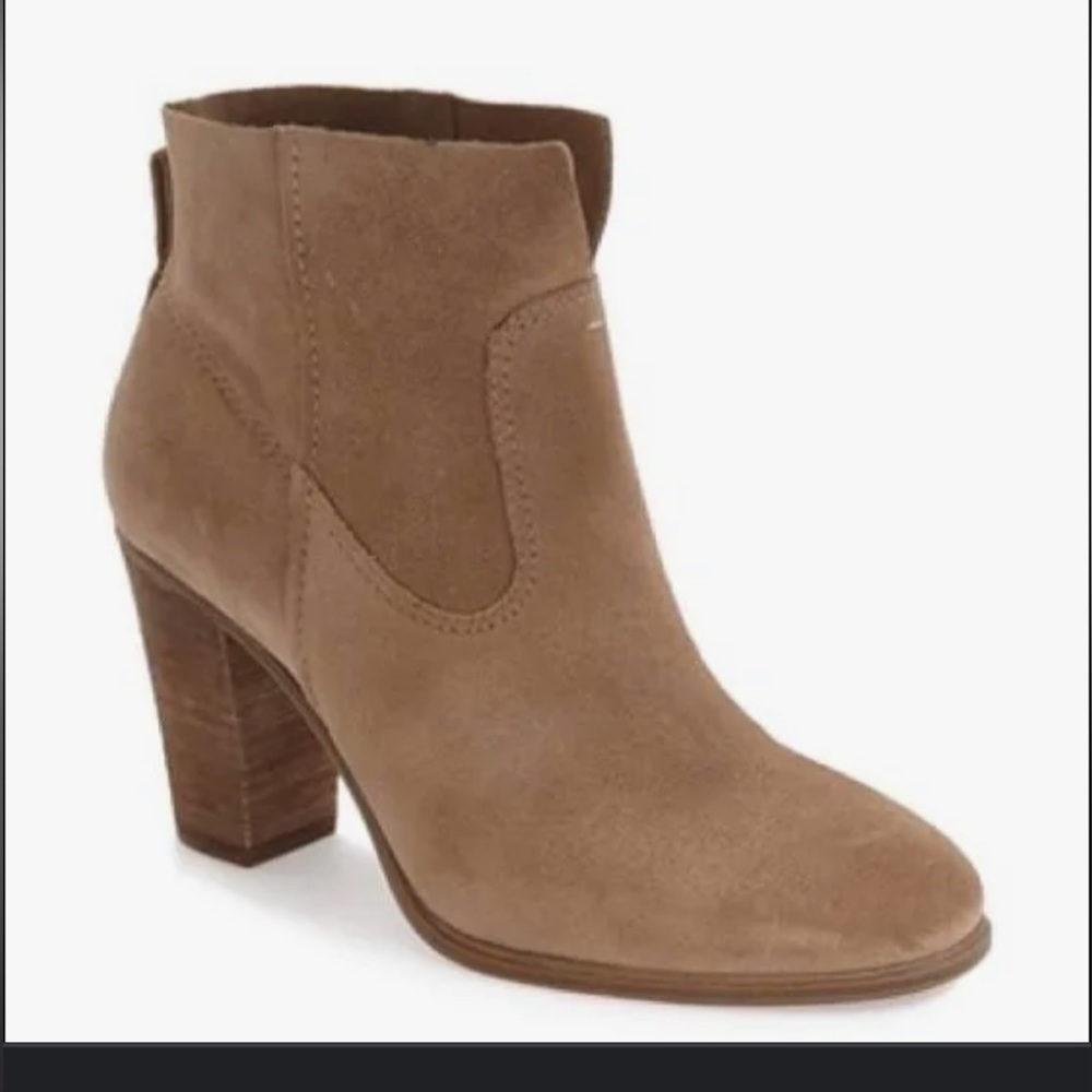 Women’s ankle booties Vince Camuto